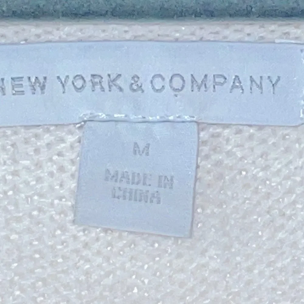 New York & Co. white V-neck sweater 3/4 raglan sleeves fancy stitch M